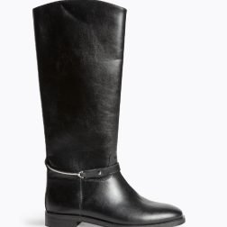 Bota negra plana