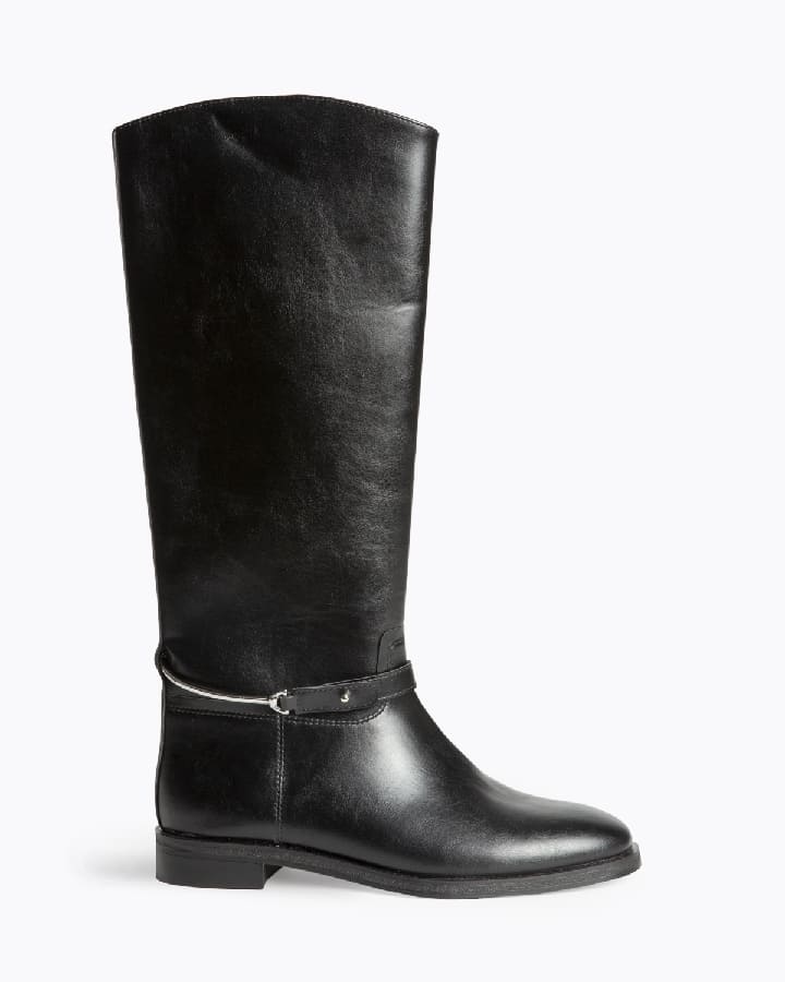 Bota negra plana harness