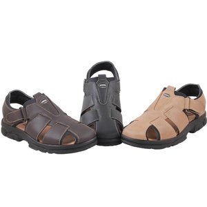 Cangrejeras de hombre en piel, en colores aventura y negro, con puntera cerrada y laterales abiertos.