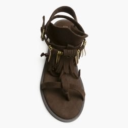 Sandalia boho café con flecos